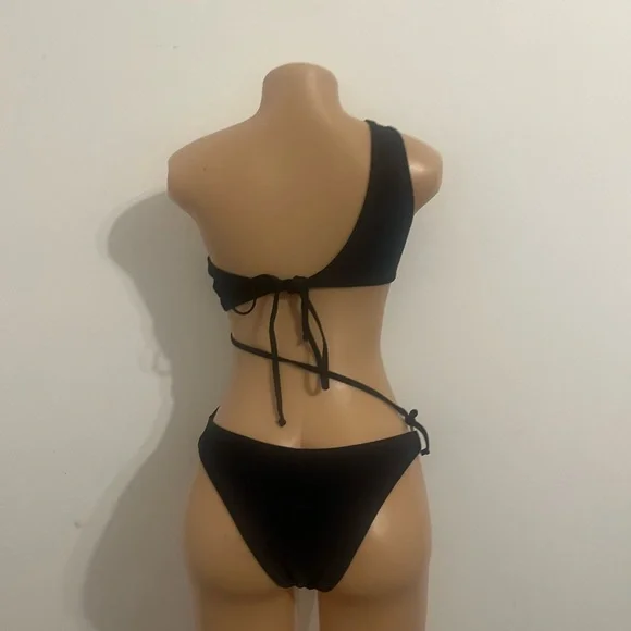 One-Shoulder Black Swimsuit - Picture 5 of 5